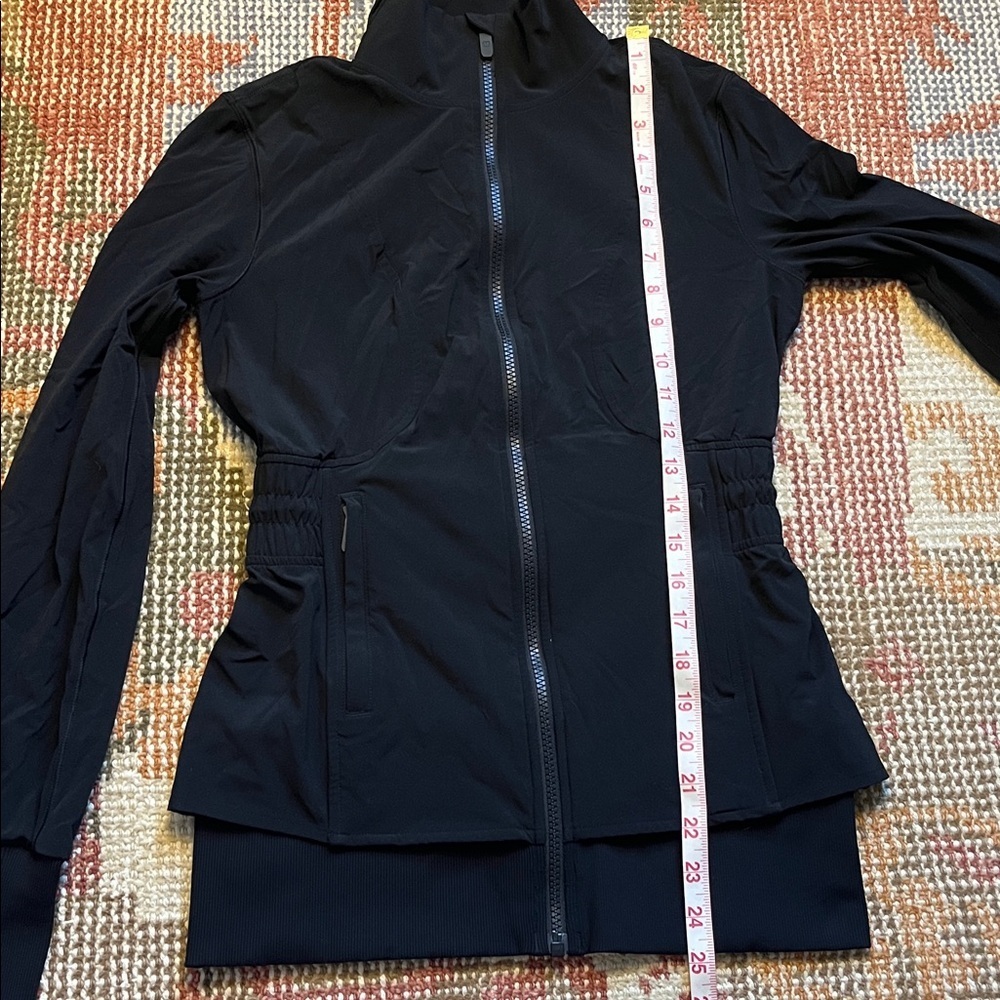 Lululemon Sights Seen Jacket Black Size 4 Rare EUC Athleisure Activewear - Picture 7 of 10